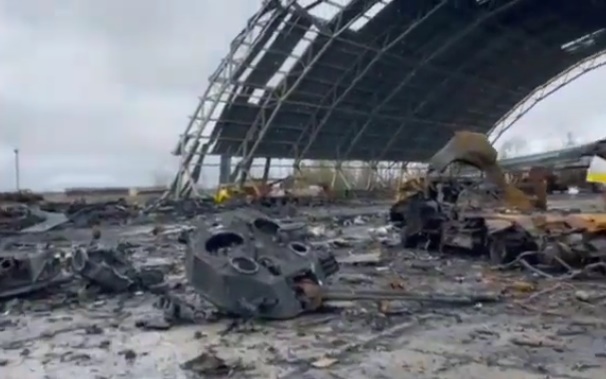 Sân bay Hostomel (Antonov) tan hoang sau giao tranh giữa Nga và Ukraine